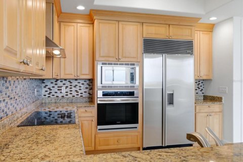 Condo in Englewood, Florida, 2 bedrooms  № 2398418 - photo 17