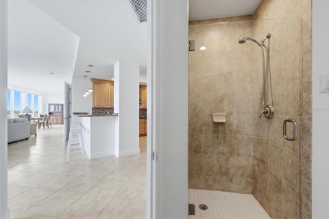 Condo in Englewood, Florida, 2 bedrooms  № 2398418 - photo 29