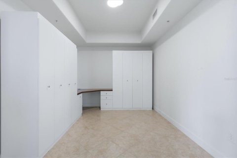 Condo in Englewood, Florida, 2 bedrooms  № 2398418 - photo 30