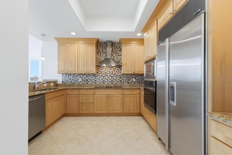 Condo in Englewood, Florida, 2 bedrooms  № 2398418 - photo 15