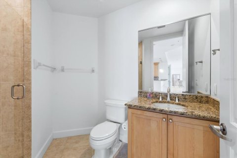 Condo in Englewood, Florida, 2 bedrooms  № 2398418 - photo 28