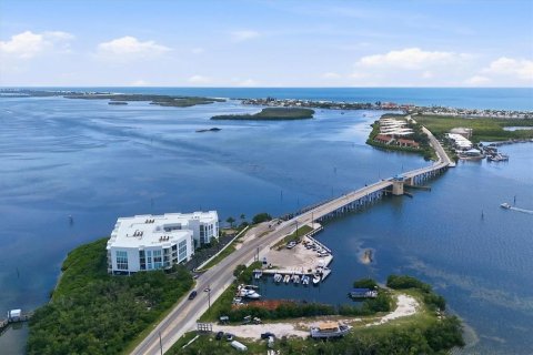 Condo in Englewood, Florida, 2 bedrooms  № 2398418 - photo 4
