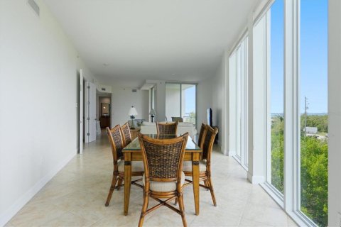 Condo in Englewood, Florida, 2 bedrooms  № 2398418 - photo 19