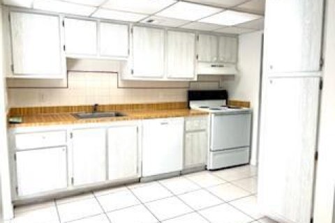 Condominio en alquiler en West Palm Beach, Florida, 2 dormitorios, 81.75 m2 № 2077578 - foto 7