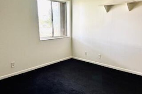 Condominio en alquiler en West Palm Beach, Florida, 2 dormitorios, 81.75 m2 № 2077578 - foto 13