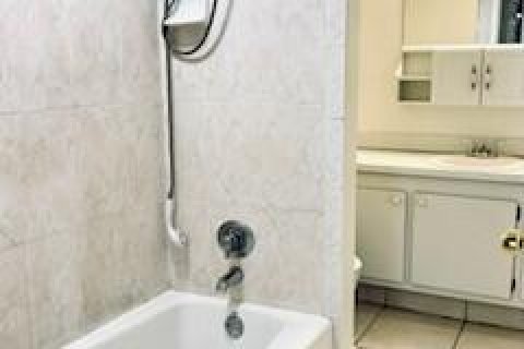Condominio en alquiler en West Palm Beach, Florida, 2 dormitorios, 81.75 m2 № 2077578 - foto 16