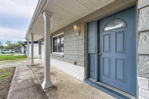 Casa en venta en New Port Richey, Florida, 2 dormitorios, 95.88 m2 № 2197860 - foto 2