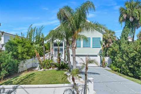House in Ormond Beach, Florida 3 bedrooms, 162.67 sq.m. № 2237166