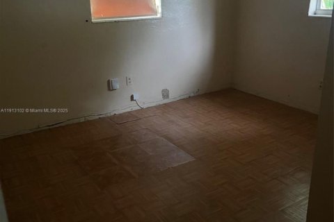 House in West Park, Florida 2 bedrooms, 78.04 sq.m. № 1969815 - photo 7