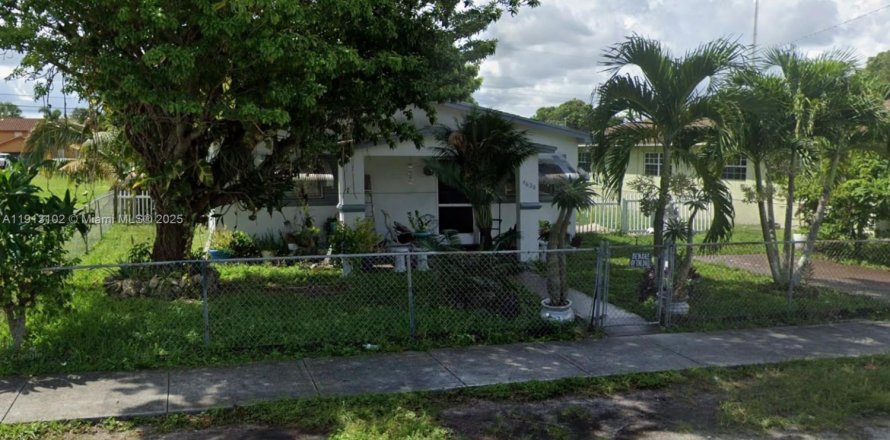 House in West Park, Florida 2 bedrooms, 78.04 sq.m. № 1969815