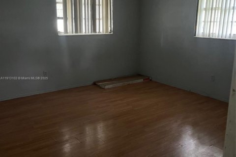 House in West Park, Florida 2 bedrooms, 78.04 sq.m. № 1969815 - photo 4