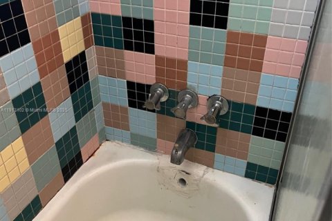 House in West Park, Florida 2 bedrooms, 78.04 sq.m. № 1969815 - photo 6