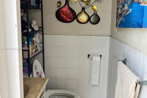 House in West Park, Florida 2 bedrooms, 78.04 sq.m. № 1969815 - photo 16