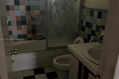 House in West Park, Florida 2 bedrooms, 78.04 sq.m. № 1969815 - photo 5