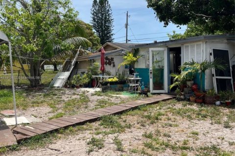 House in West Park, Florida 2 bedrooms, 78.04 sq.m. № 1969815 - photo 12