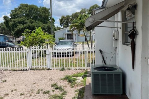 House in West Park, Florida 2 bedrooms, 78.04 sq.m. № 1969815 - photo 11