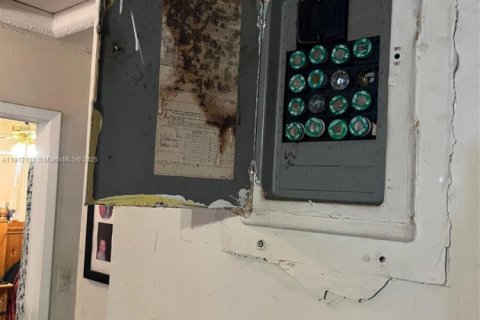 House in West Park, Florida 2 bedrooms, 78.04 sq.m. № 1969815 - photo 8