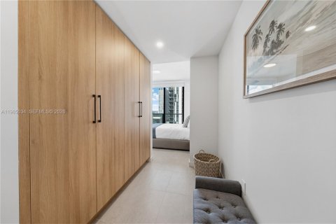 Condo in Miami, Florida, 1 bedroom  № 2058529 - photo 21