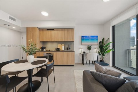 Condo in Miami, Florida, 1 bedroom  № 2058529 - photo 15
