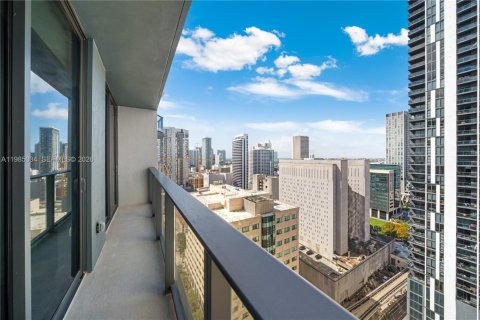 Condo in Miami, Florida, 1 bedroom  № 2058529 - photo 25