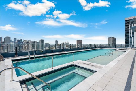 Condo in Miami, Florida, 1 bedroom  № 2058529 - photo 3