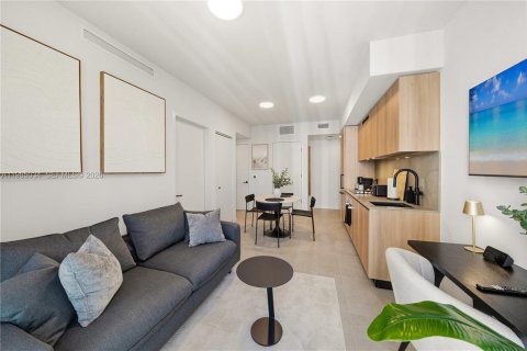 Condo in Miami, Florida, 1 bedroom  № 2058529 - photo 10