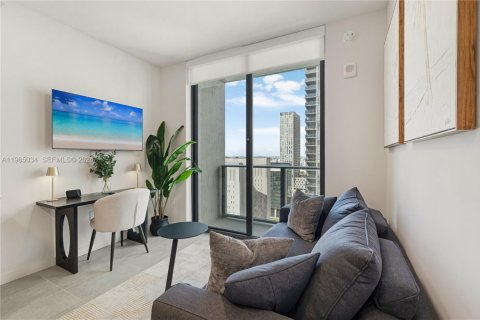 Condo in Miami, Florida, 1 bedroom  № 2058529 - photo 9