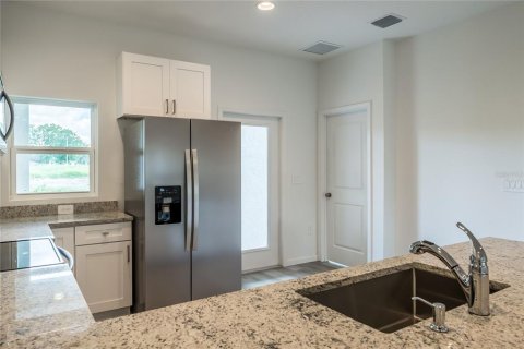 House in Orlando, Florida 4 bedrooms, 135.45 sq.m. № 2237876 - photo 8