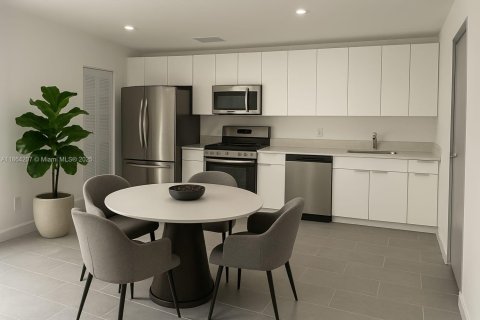 Commercial property in Miami, Florida № 1958522 - photo 15