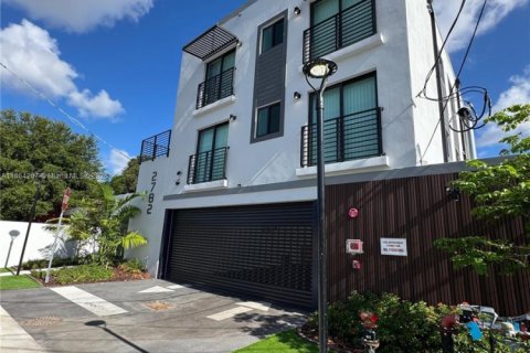 Commercial property in Miami, Florida № 1958522 - photo 8