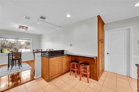 House in Pembroke Pines, Florida 3 bedrooms, 165.74 sq.m. № 2003736 - photo 8