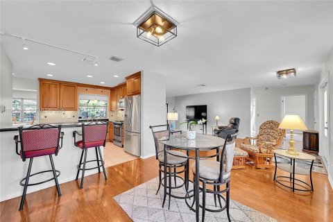 House in Pembroke Pines, Florida 3 bedrooms, 165.74 sq.m. № 2003736 - photo 6