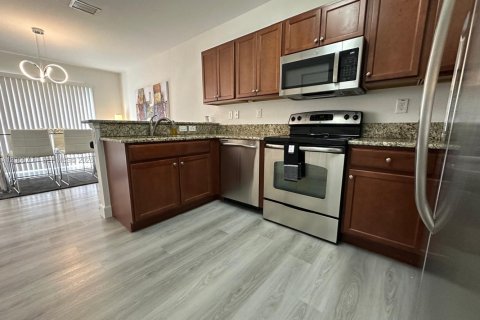 Condo in Doral, Florida, 2 bedrooms № 2192413 - photo 7