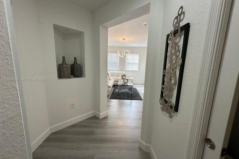 Condo in Doral, Florida, 2 bedrooms № 2192413 - photo 8