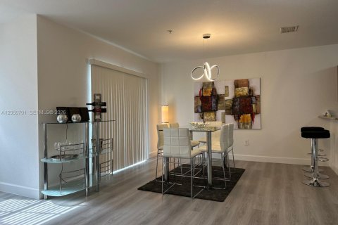 Condo in Doral, Florida, 2 bedrooms № 2192413 - photo 5
