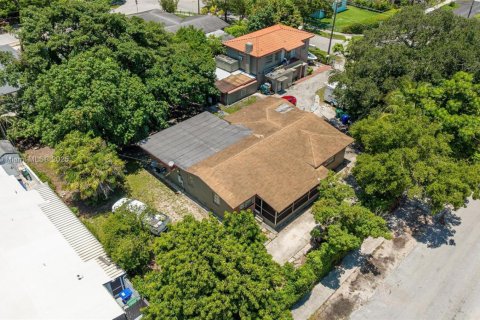 Commercial property in Miami, Florida 202.43 sq.m. № 1860624 - photo 7
