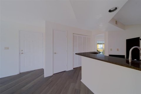 Condominio en alquiler en Saint Petersburg, Florida, 2 dormitorios, 72.46 m2 № 1912042 - foto 4