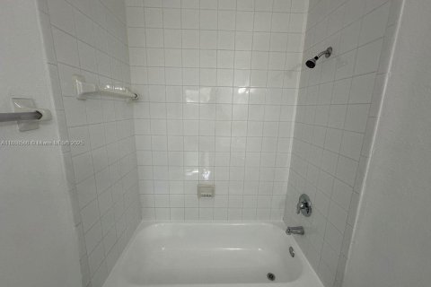 Купить кондоминиум в Хомстед, Флорида 3 спальни, 108.32м2, № 1942432 - фото 10