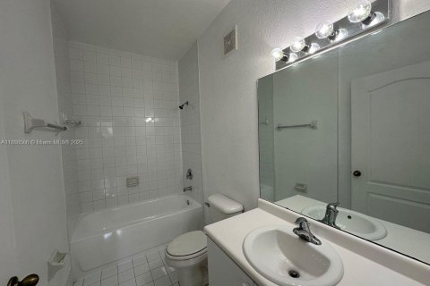 Купить кондоминиум в Хомстед, Флорида 3 спальни, 108.32м2, № 1942432 - фото 9