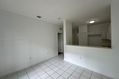 Купить кондоминиум в Хомстед, Флорида 3 спальни, 108.32м2, № 1942432 - фото 6