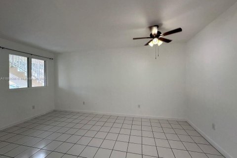 Купить кондоминиум в Хомстед, Флорида 3 спальни, 108.32м2, № 1942432 - фото 3