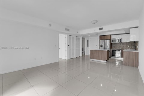 Condo in Doral, Florida, 1 bedroom  № 1787128 - photo 11