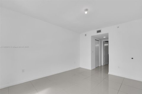 Condo in Doral, Florida, 1 bedroom  № 1787128 - photo 14