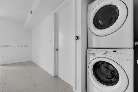 Condo in Doral, Florida, 1 bedroom  № 1787128 - photo 20