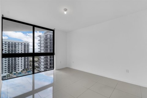 Condo in Doral, Florida, 1 bedroom  № 1787128 - photo 15