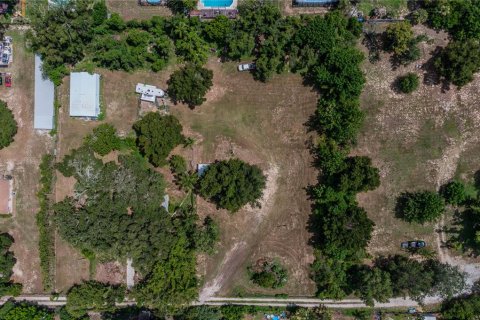 House in Brandon, Florida 2 bedrooms, 101.08 sq.m. № 2217367