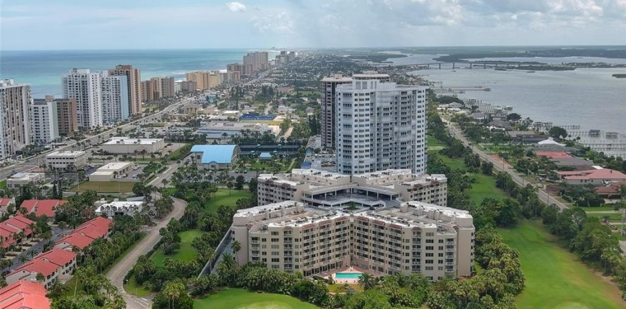 Condo à Daytona Beach, Floride, 3 chambres  № 1880916