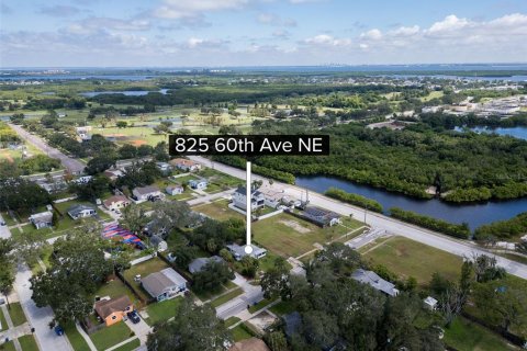 Casa en venta en Saint Petersburg, Florida, 2 dormitorios, 67.26 m2 № 2385601 - foto 10