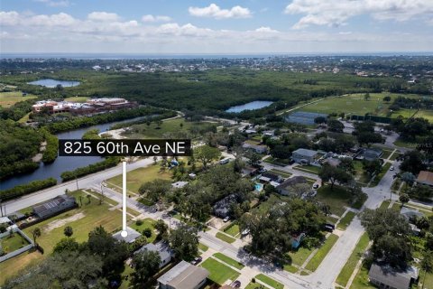 Casa en venta en Saint Petersburg, Florida, 2 dormitorios, 67.26 m2 № 2385601 - foto 12