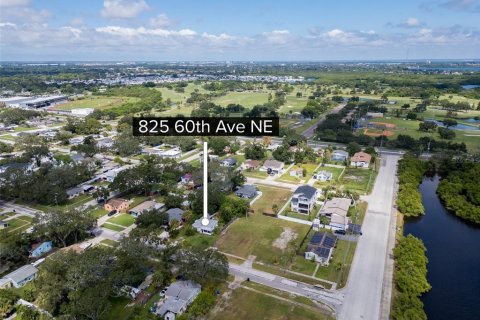 Casa en venta en Saint Petersburg, Florida, 2 dormitorios, 67.26 m2 № 2385601 - foto 5